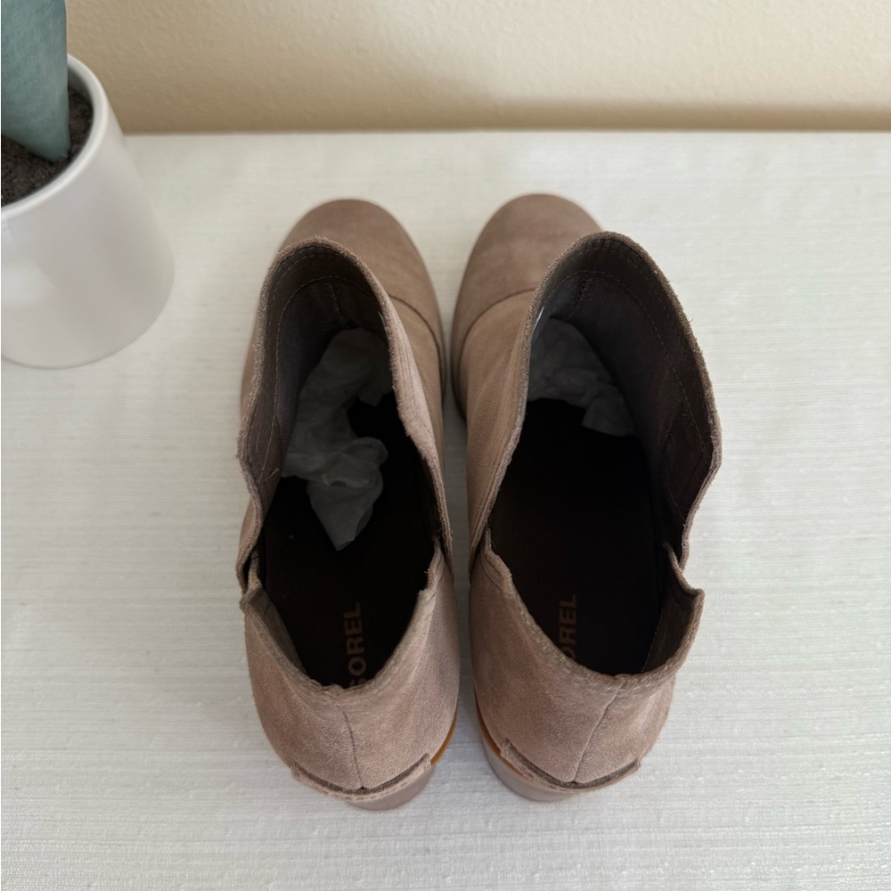 New SOREL Taupe Suede Slip In Heeled Ankle Boots - Picture 7 of 11